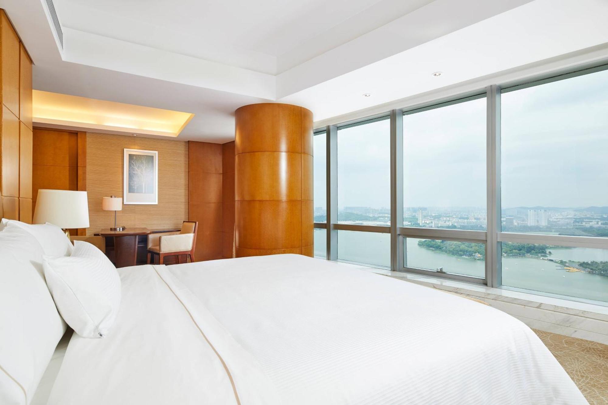 The Westin Nanjing Xuanwu Lake Exterior foto